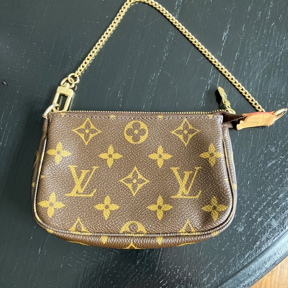 Louis Vuitton Brown and Gold Monogram Clutch - Picture 1 of 3